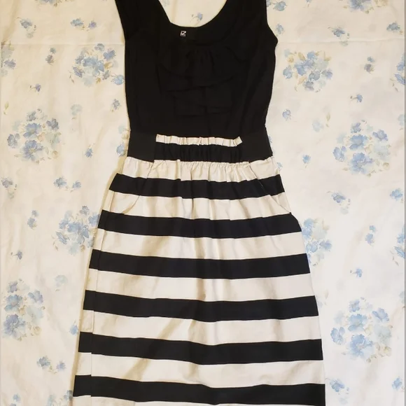 Iz Byer Juniors/ Teenager Black/ White Striped Dress Size Xs - Picture 10 of 11